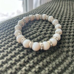 Chic Cream Beaded Bracelet with Silver Accents